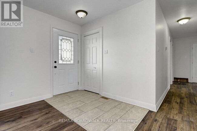 Photo - 1949 Stittsville Main St