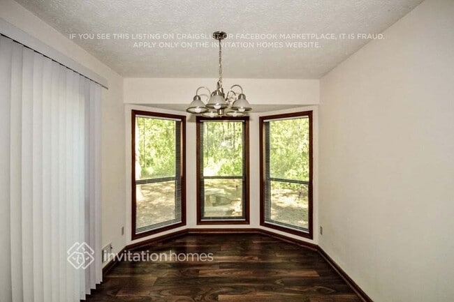 Photo - 376 Mill Ridge Way