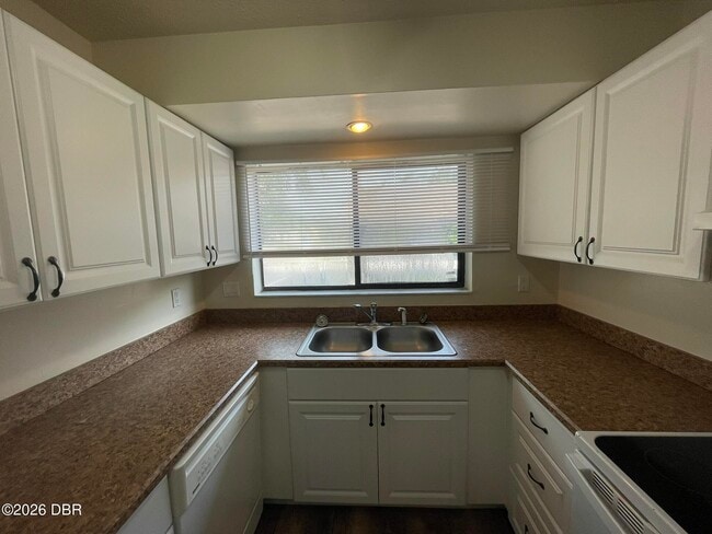 Photo - 1 Fair Oaks Cir