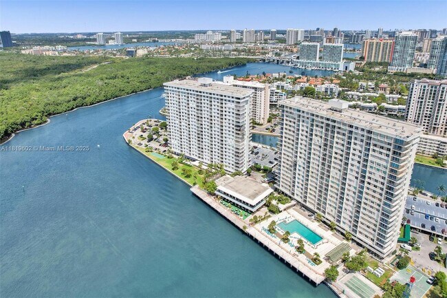 Photo - 500 Bayview Dr Unit 826