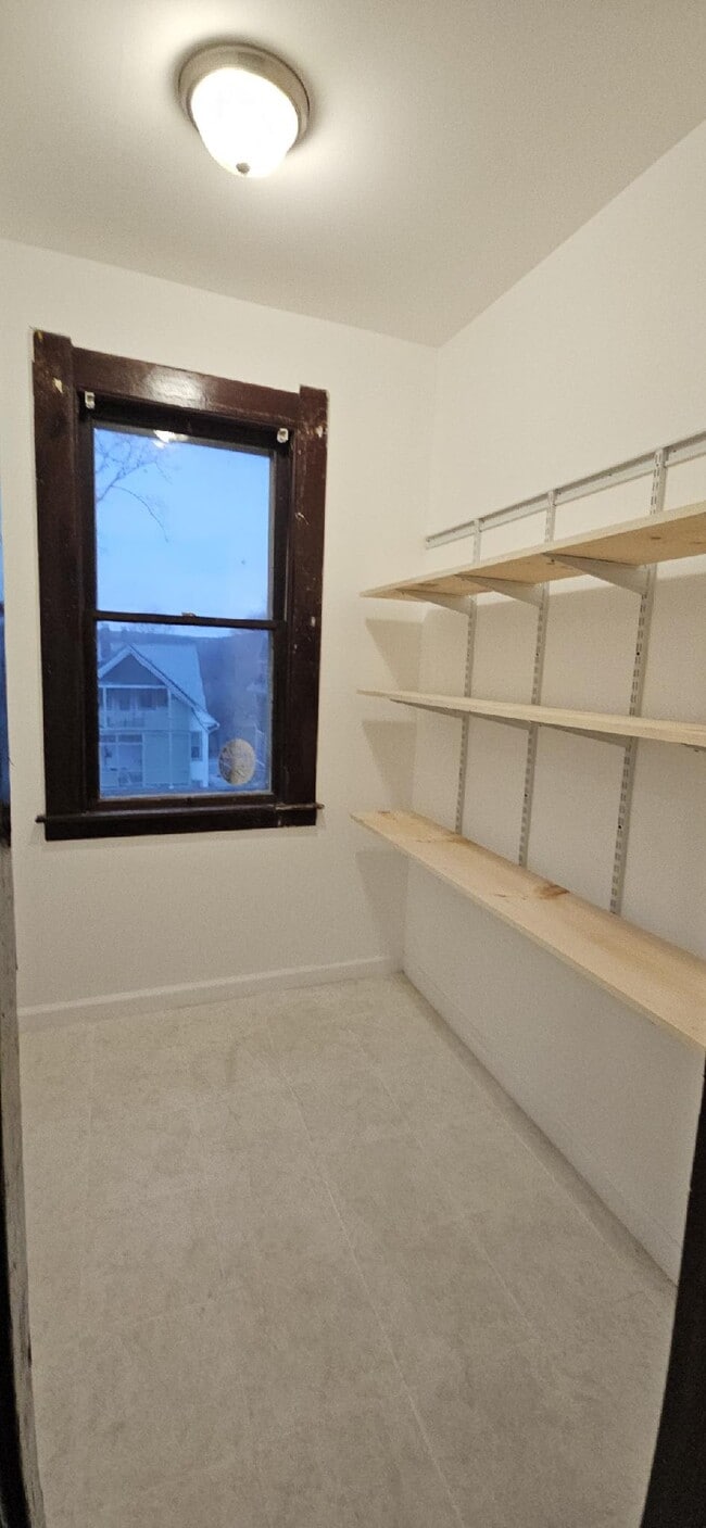 Photo - 141 Chestnut Ave Unit 2nd Floor Apt