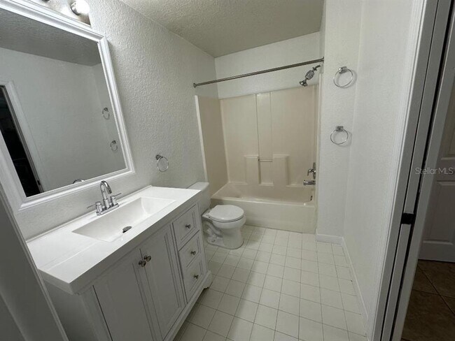 Photo - 5479 Vineland Rd Unit 9107