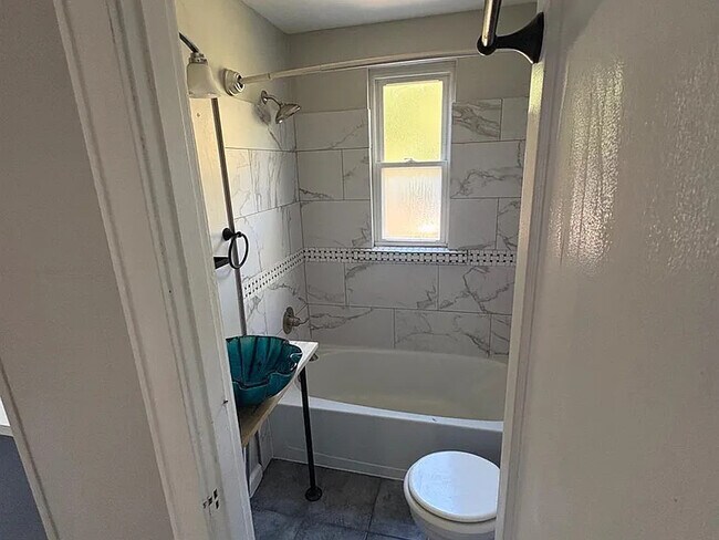 4237 Vine St Unit 2