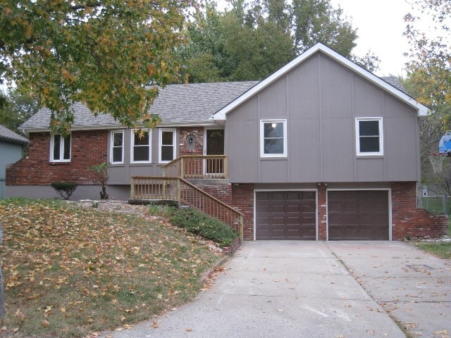 Building Photo - 9609 N Charlotte St