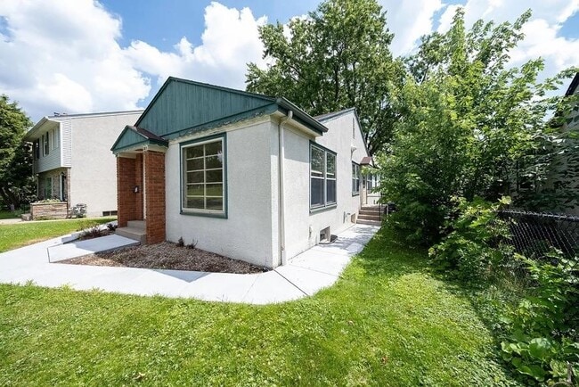 Photo - 5817 Blaisdell Ave Unidad 5817