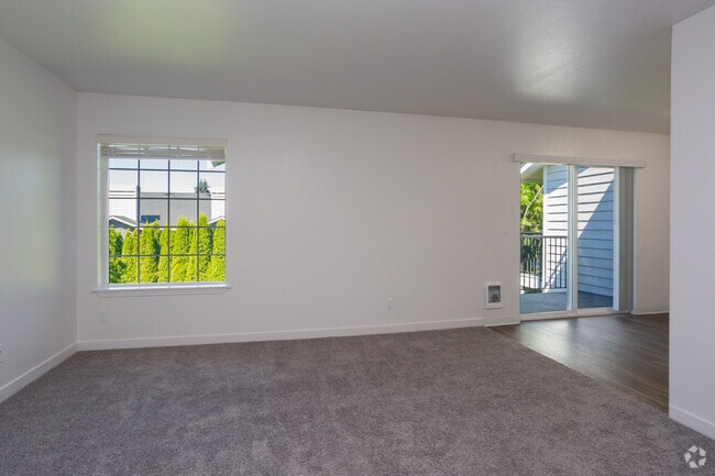 2BR, 2BA - 937 SF