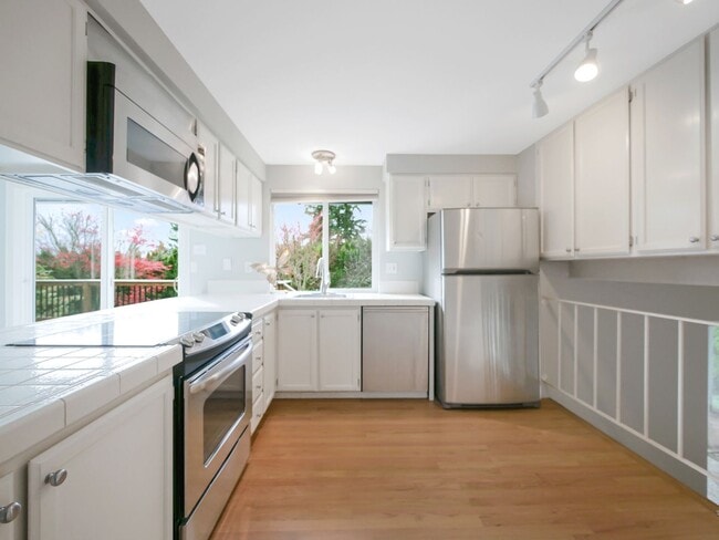 Photo - 3 Bed and 2 Bath Stunning Family Home is A...