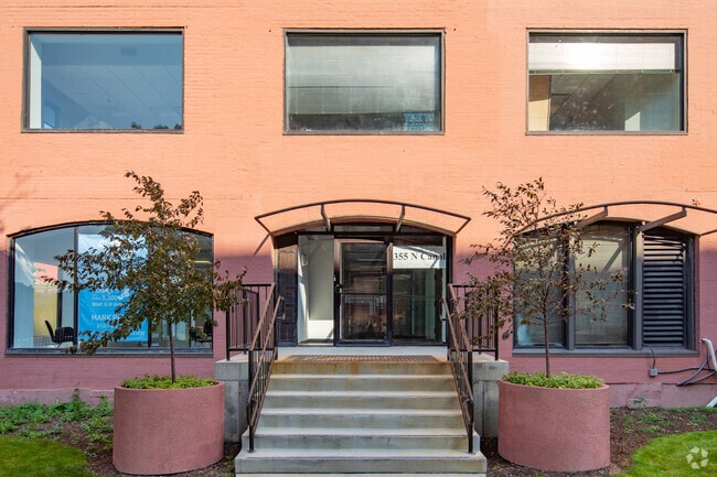 Photo - Fulton House