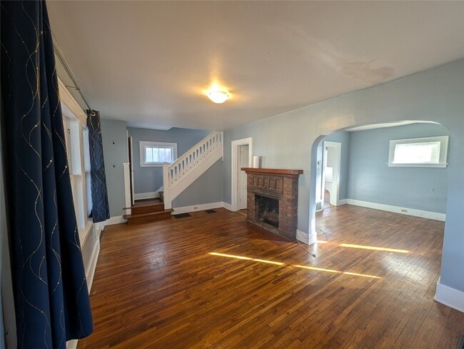 Photo - 1675 W 9th St