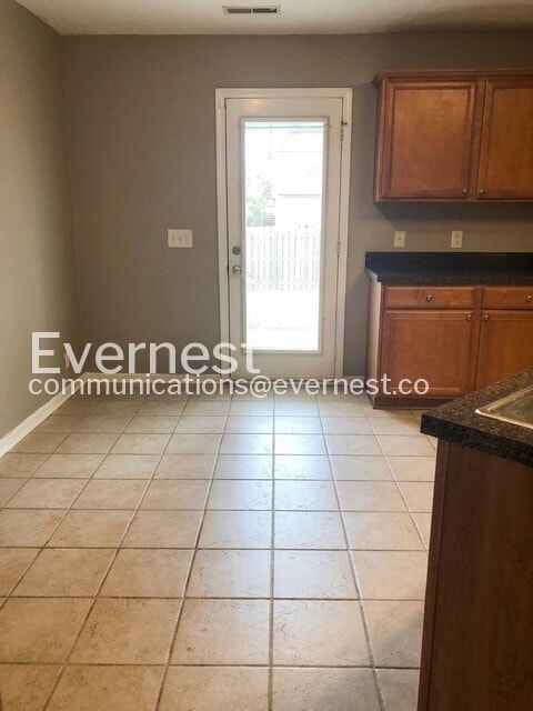 Photo - 979 Tom Hailey Blvd