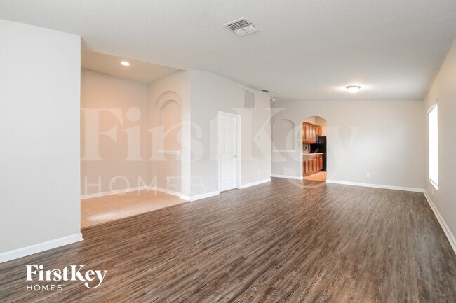 Photo - 5525 106th Ave E