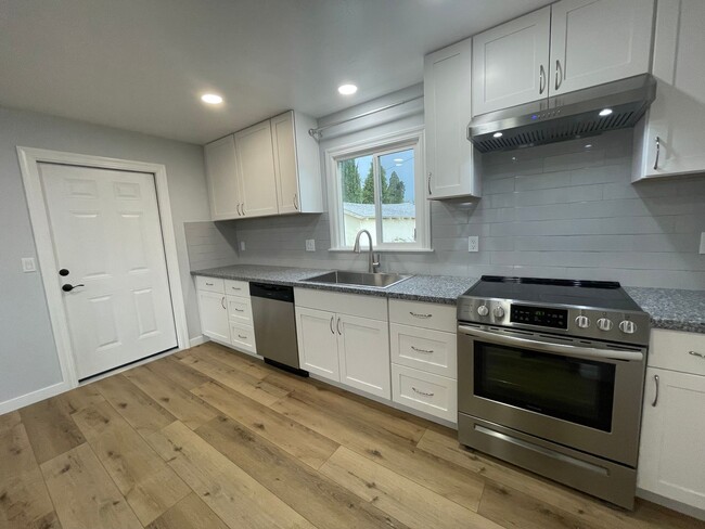 Photo - 1-148 1/2 Winema Way Unit 148 Winema