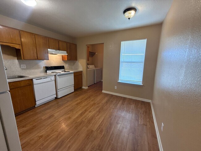 Photo - 1101 Circle M Dr Unit Apt C