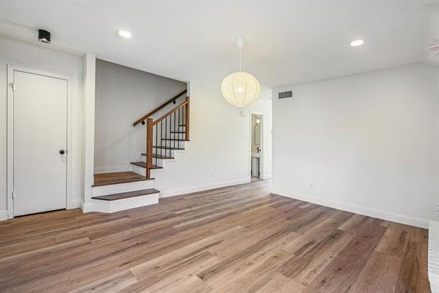 Photo - 2103 Mistletoe Ave