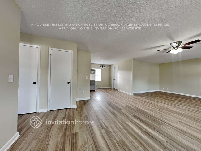 Photo - 320 Roosevelt Square