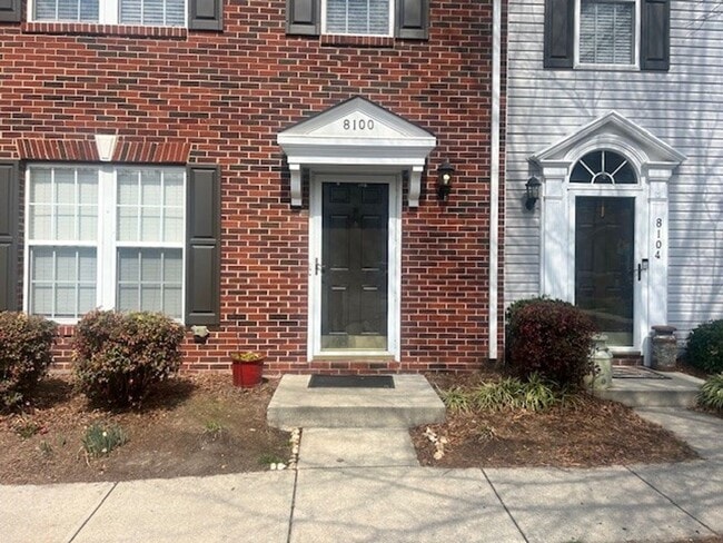 Building Photo - Townhome in Matthews