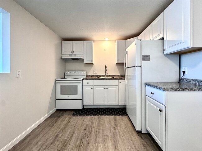 Building Photo - 50-58-58 Walnut St Unit 11