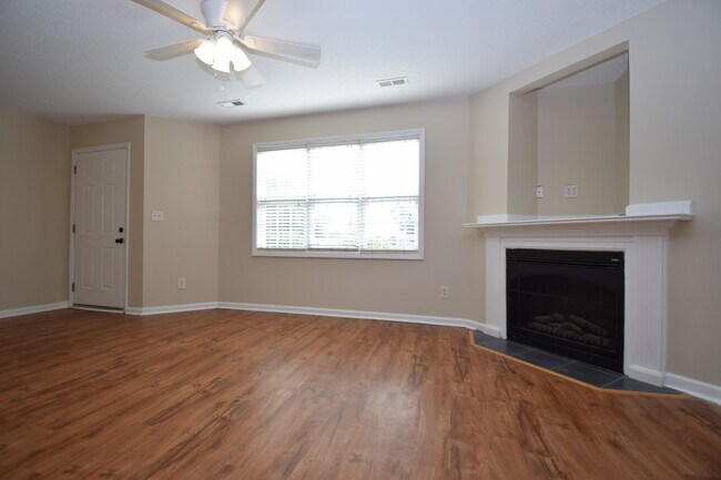 2380 Vineyard Dr Unit J1