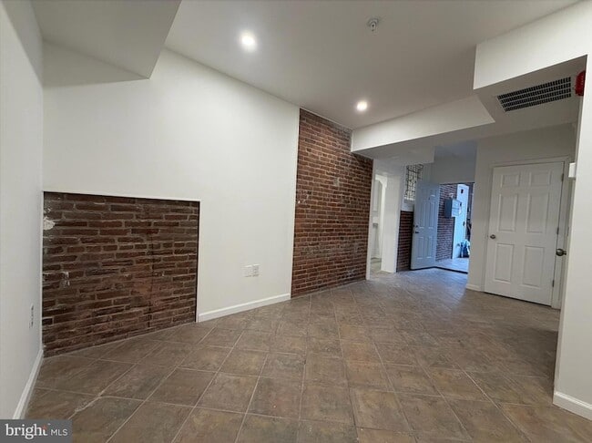 Photo - 45 E High St Unit B