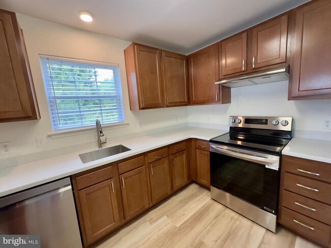 Photo - 28 Sequoia Dr Unit 28