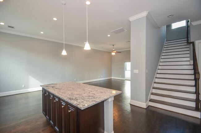Photo - 4609 Nett St