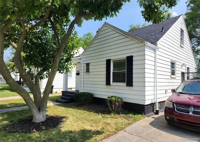 Photo - 19948 Moenart St House