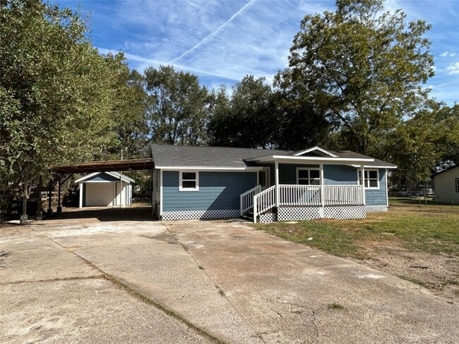 Photo - 21057 Live Oak St