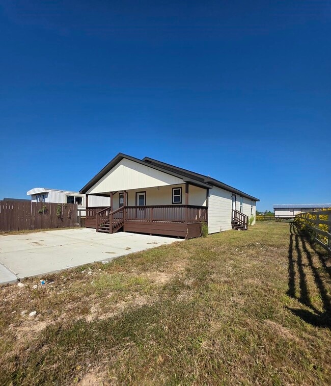 Photo - 1426 Rd 5734