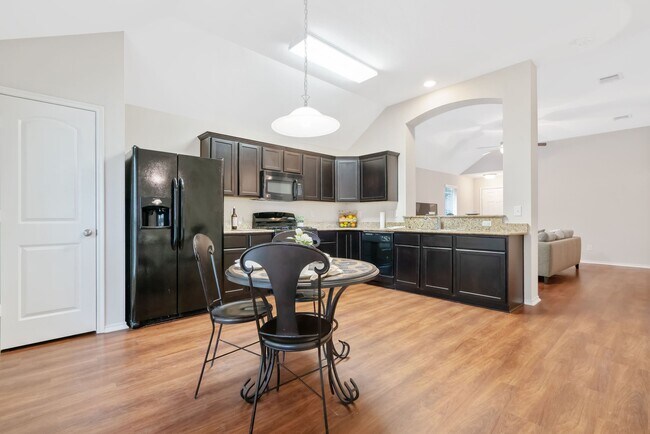 Photo - 967 Oak Terrace Dr