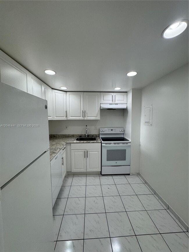 Photo - 16710 NE 9th Ave Unidad 305