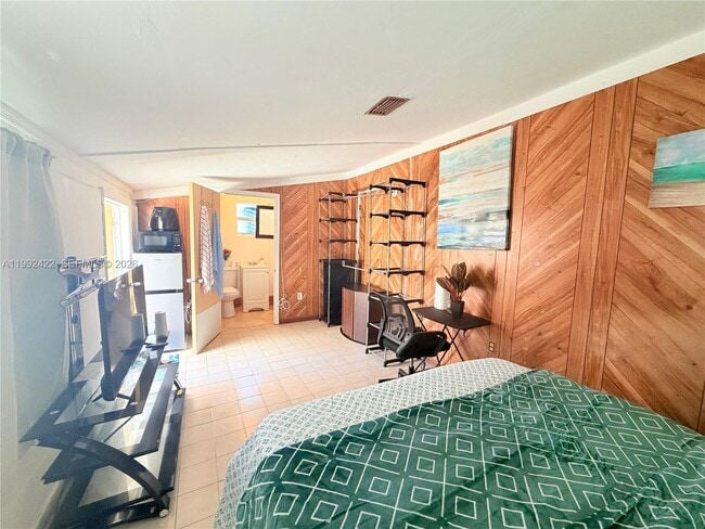 Photo - 19631 NE 12th Ct Unit EFF