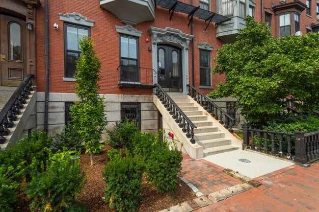 461 Massachusetts Avenue