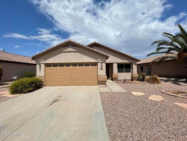Building Photo - 3 bed 2 bath home in Surprise!