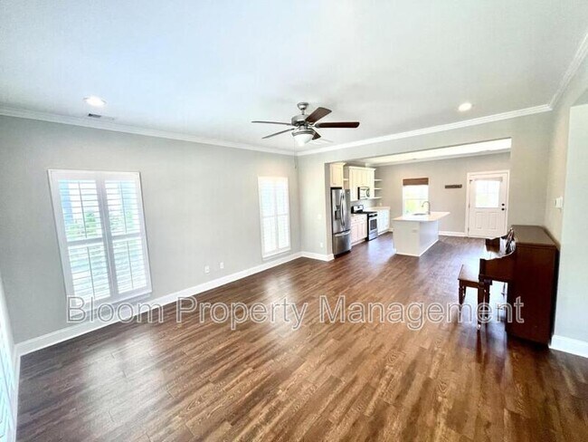 Photo - 1711 Sparkleberry Ln