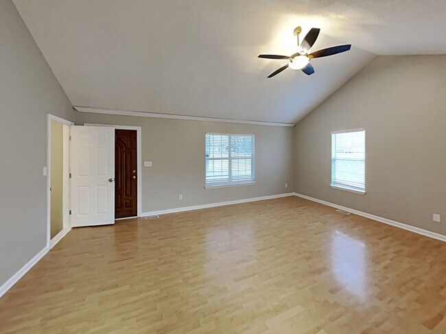 Photo - 401 Brookside Dr