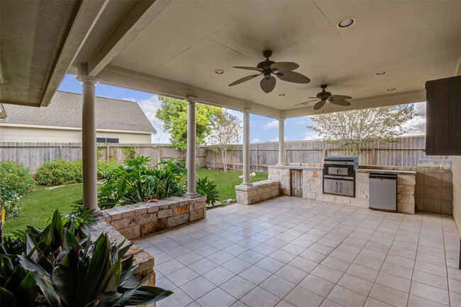 Kerr Lane, Pearland, TX 77584 - 5 BR 3 BA detached house