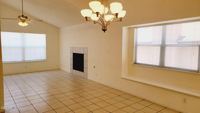 Photo - 7025 Crown Ridge Dr