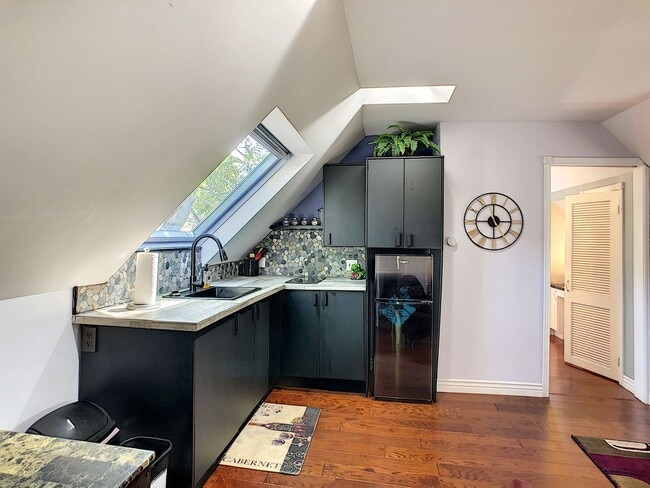 Photo - Sherman St- JK Unidad Sherman St Upstairs