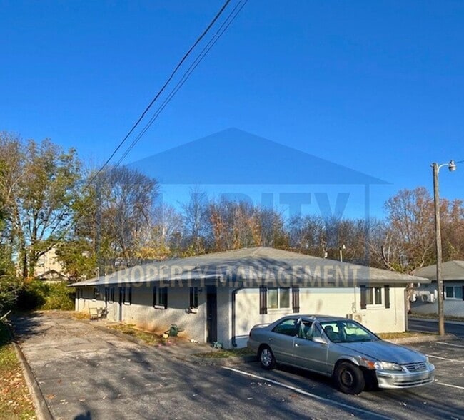 Building Photo - 1705 Clemmer St NE Unit Apt. 4