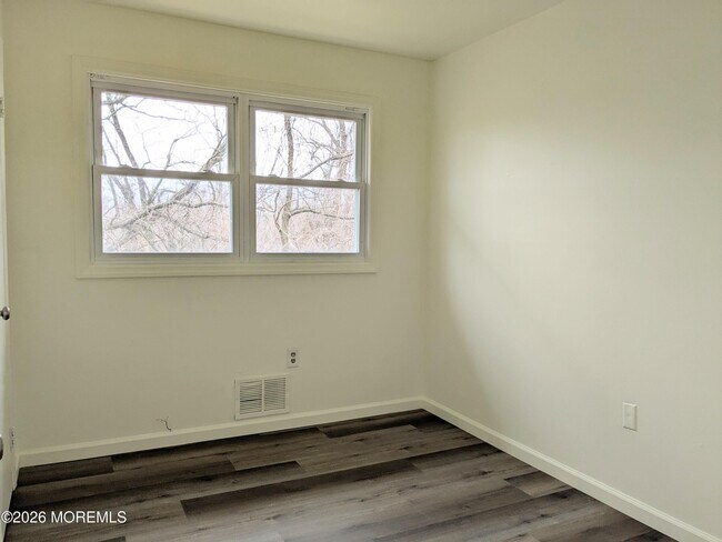 Photo - 77 Leroy Pl
