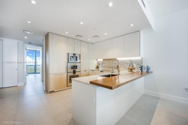 Photo - 15701 Collins Ave Unit 4503