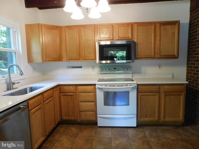 Photo - 229 Sunset Ln