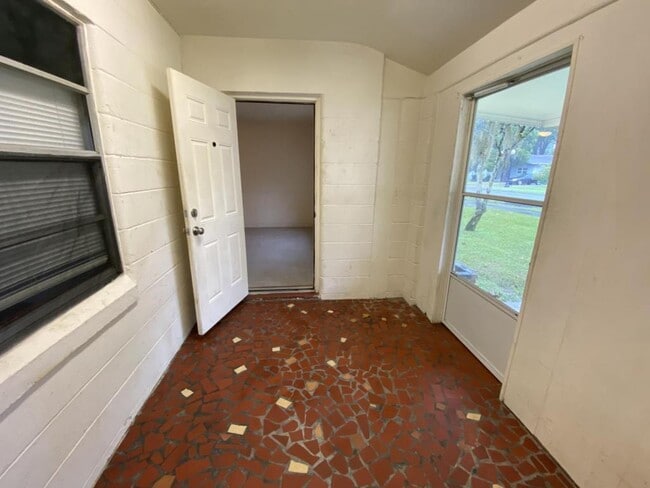 Photo - 1051 E Walnut St