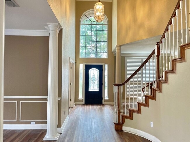 Building Photo - 8028 Bottlebrush Dr