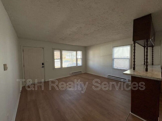 Photo - 1261 W 32nd St