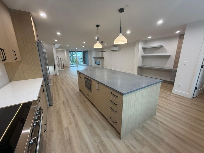 Photo - 1720 Market St