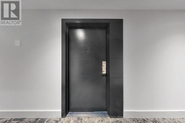 Photo - 75 James St S Unit 2313