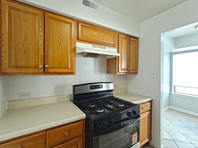 Photo - 4891 Stenton Ave