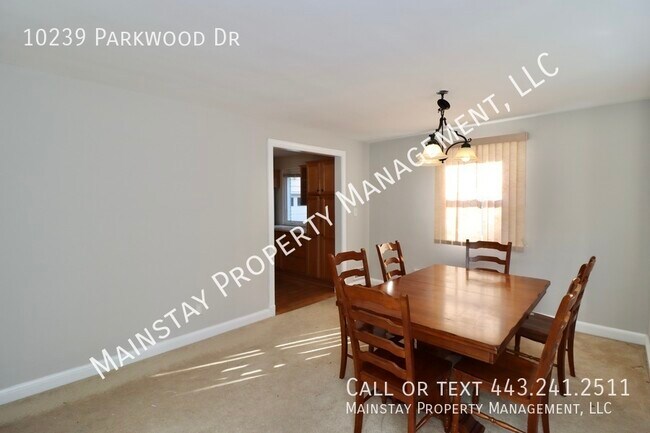 Photo - 10239 Parkwood Dr