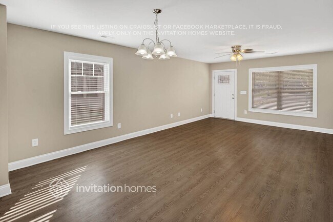 Photo - 298 Vance Dr NE